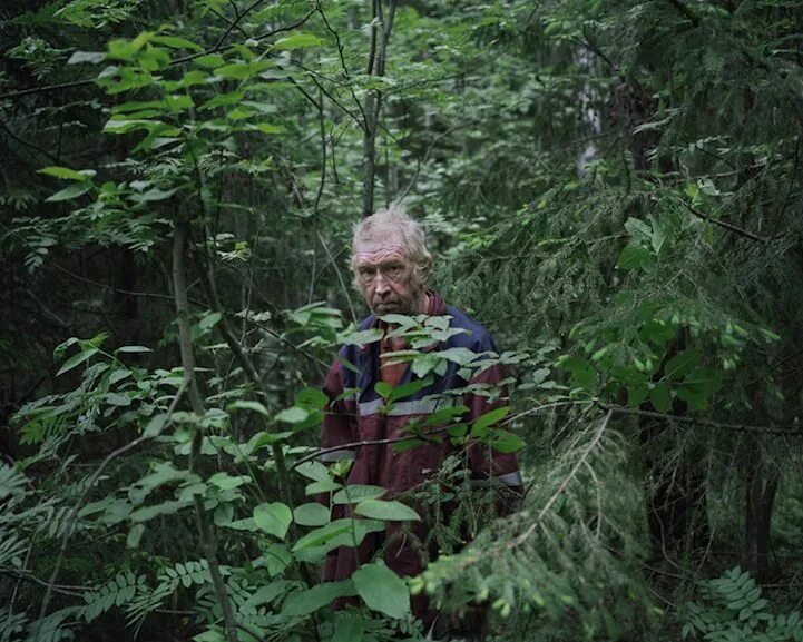 Схимонах - пустынник. Звериные тропы в лесу. Убежище в лесу. Шалаш в лесу. Жизнь в лесу отшельники.