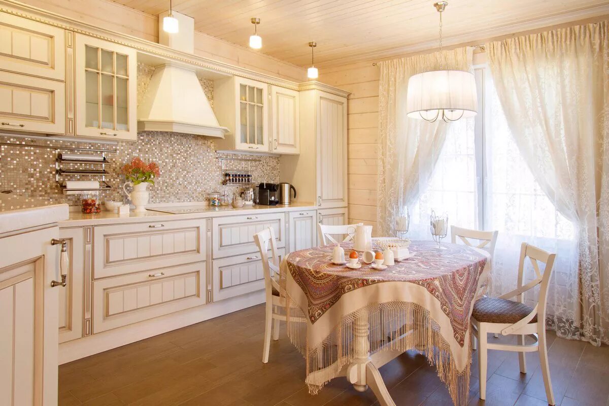 Кухня в стиле прованс в деревянном