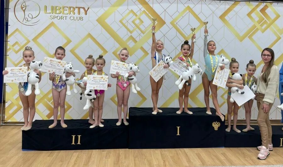 каменева ирина сергеевна художественная гимнастика. гимнастика соревнования. соревнования по художественной гимнастике екатеринбург 2024. соревнования по гимнастике. художественная гимнастика 12 лет.