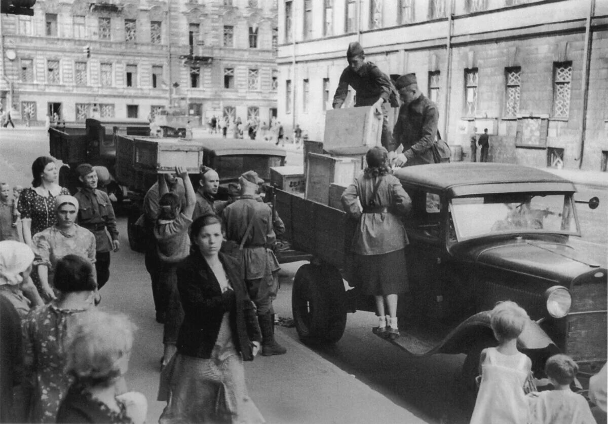 Москва летом 1941. Ленинград накануне войны 1941. Ленинград июнь 1941 года. Почтальон в блокадном Ленинграде.