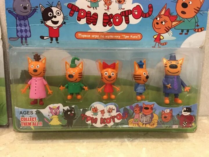 три кота из плюша крючком. три кота магазин пряжи. коржик карамелька и компот 3 кота. вязаные игрушки три кота. вязаная кошечка карамелька.