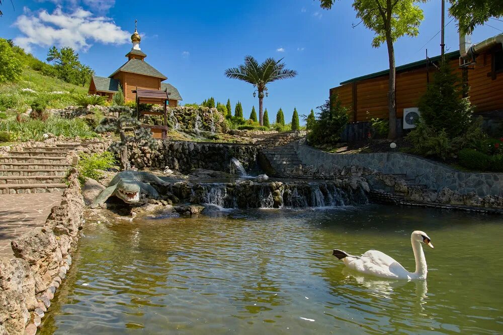 Парк родник сайт. Парк Родник города Пятигорск. Парк Родник Минеральные воды. Парк Родник Ессентуки. Парк отель Родник Пятигорск.