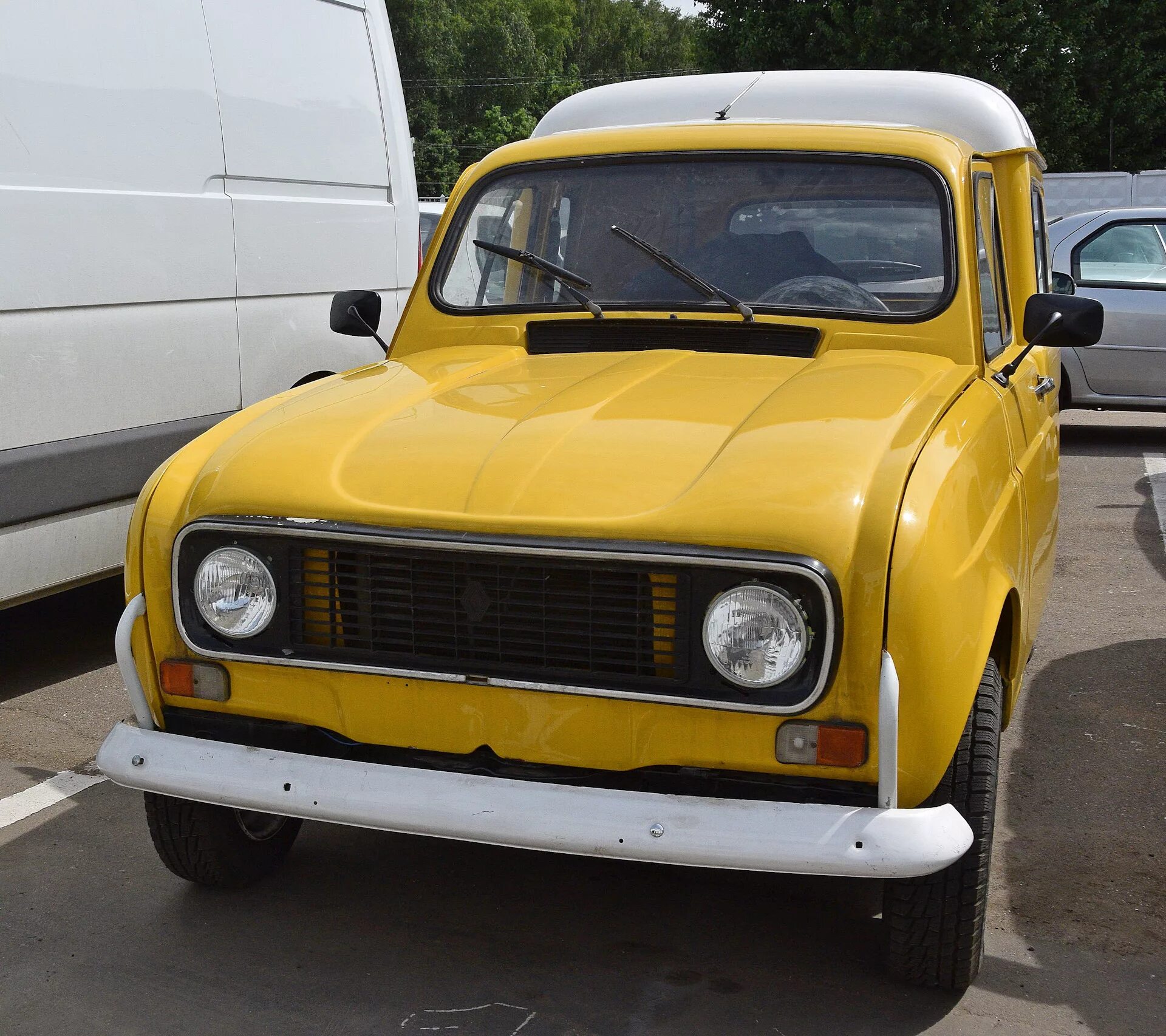 Renault 4. Рено 4*2. Рено с 4 фарами. Renault 4 Savage. Рено 4 купить бу