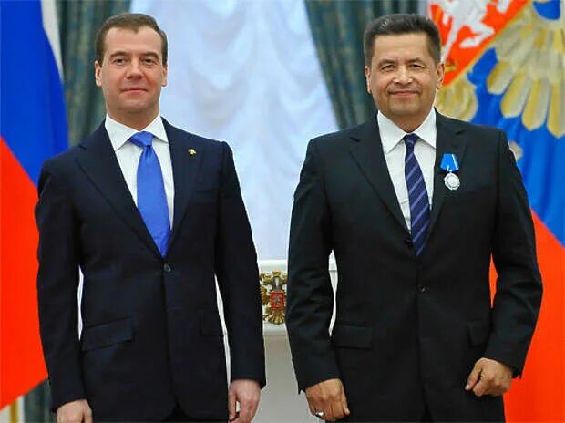 Любэ солист. Расторгуев рост. Расторгуев рост. Расторгуев рост. Расторгуев и безруков.