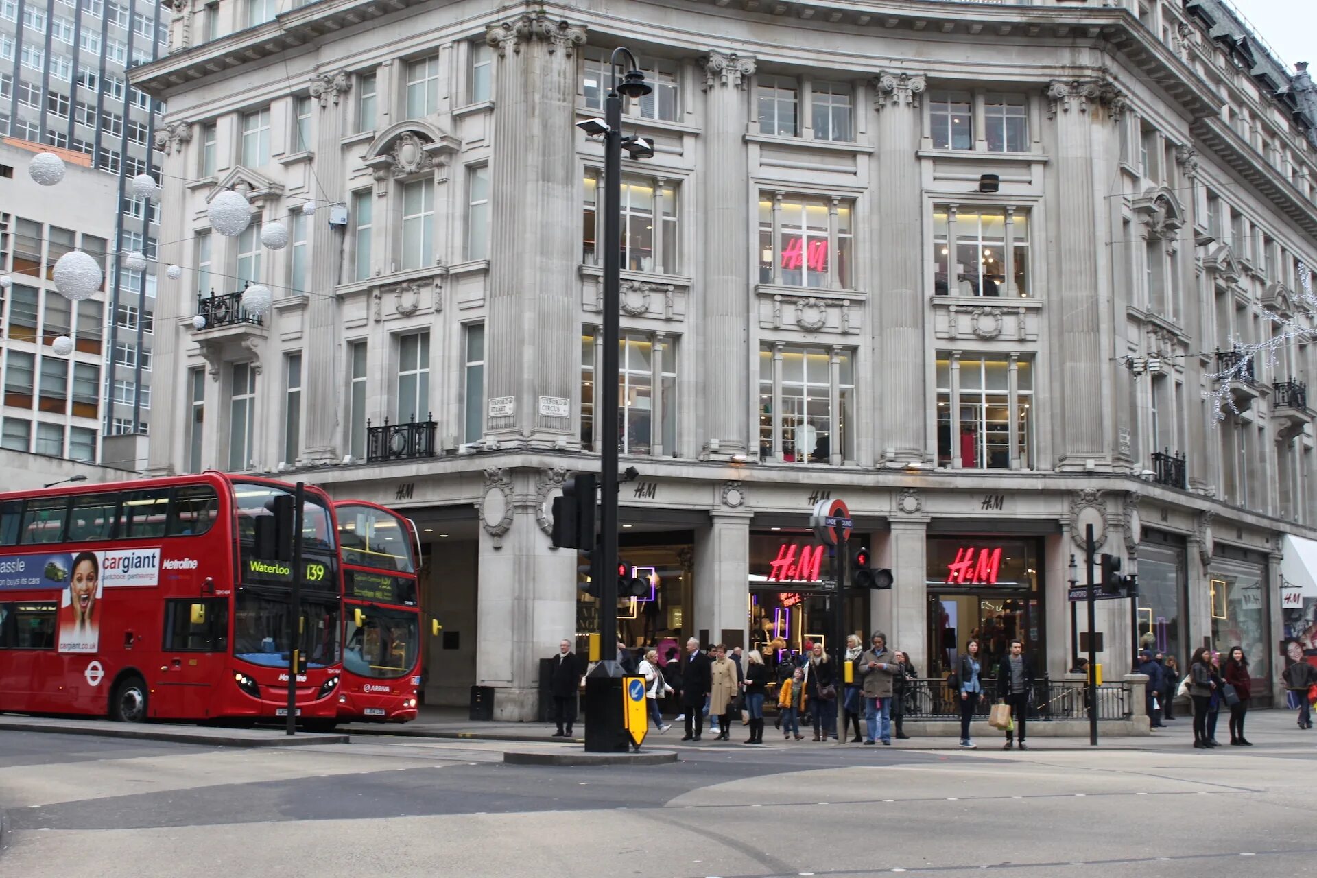 Улица Оксфорд-стрит. Оксфорд Серкус в Лондоне. Улица Англии Oxford Street. Оксфорд стрит магазины. Oxford street shopping