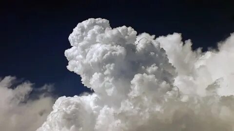 Мощно кучево дождевые облака