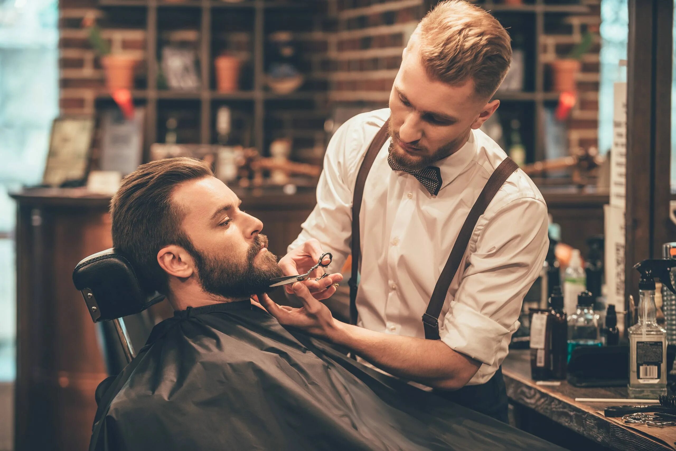 Hair Cut Зображення - огляд 9,404,157 Стокові фото, векторні зображення й відео 