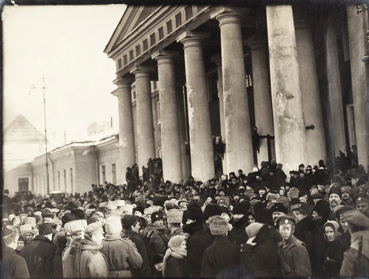 Семнадцатый год. Великая октябрьская социалистическая революция 1917 года. Февральская революция 1917. В семнадцатом году. Семнадцатый год.