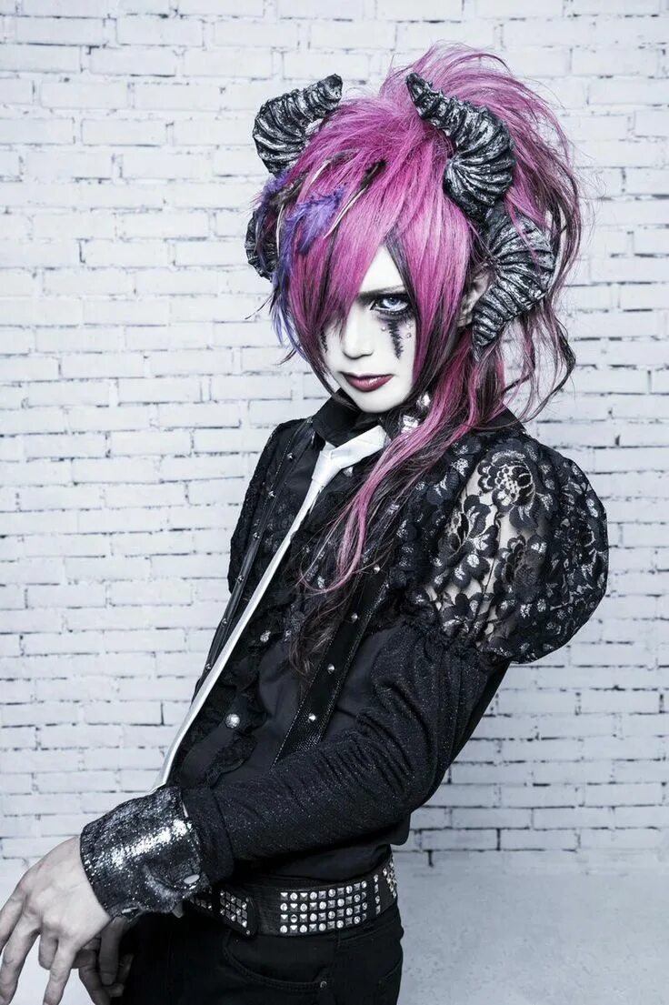 Вай ту кей стиль. Вижуал кей стиль. японские субкультуры вижуал кей. visual kei субкультура. японский стиль вижуал кей.
