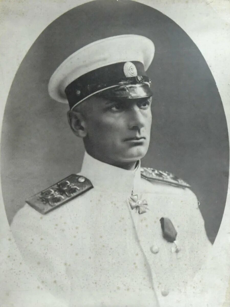 Адмирал а. Колчак 1918. Колчак фото биография. Адмирал колчак портрет. Адмирал колчак.