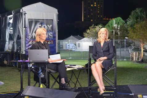 Shannon Bream's Feet - I piedi di Shannon Bream 2023.