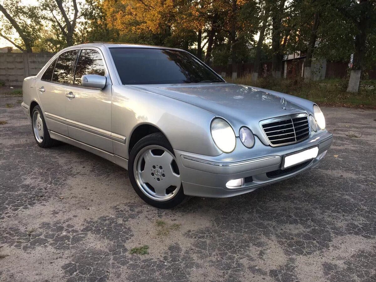 Мерседес е210 1999. Мерседес 210 черный рестайлинг. Мерседес е210 рестайлинг. Mercedes w210 рестайлинг. Мерседес бенц w210.