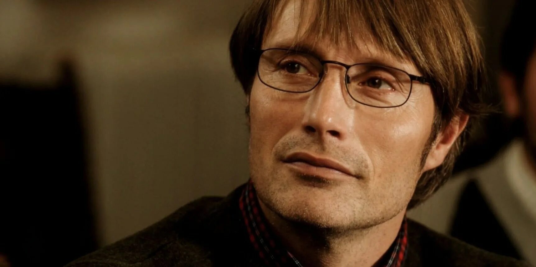 охота фильм мадс миккельсен. бетти гилпин фильм охота. охота фильм 2012. мадс миккельсен охота. охота режиссер.