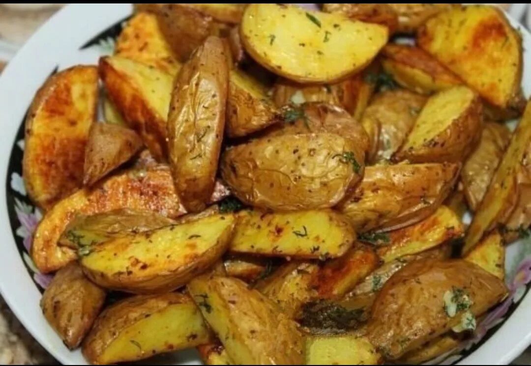 Картошка по деревенски в кожуре в духовке