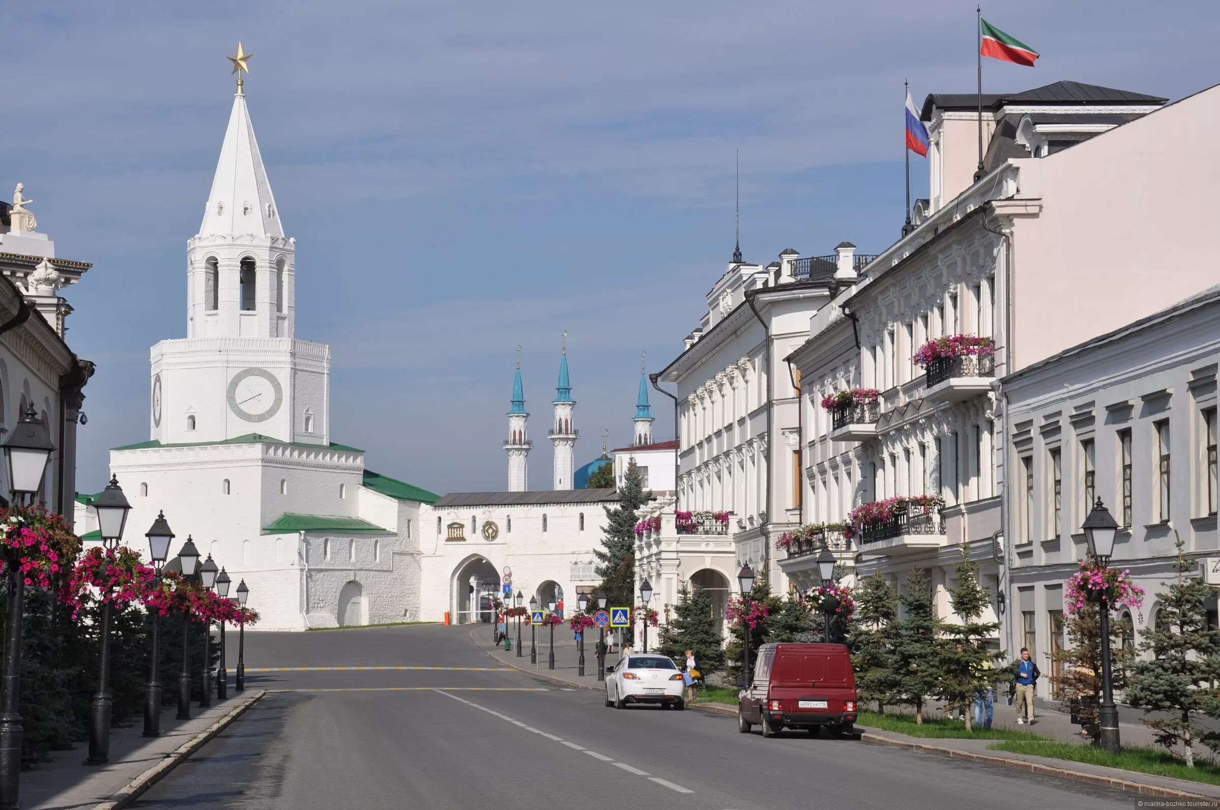 Казанский Кремль Казань. Спасской башне Казанского Кремля. Кремлевская башня Казань. Спасские ворота Кремля Казань. Кремлевская район