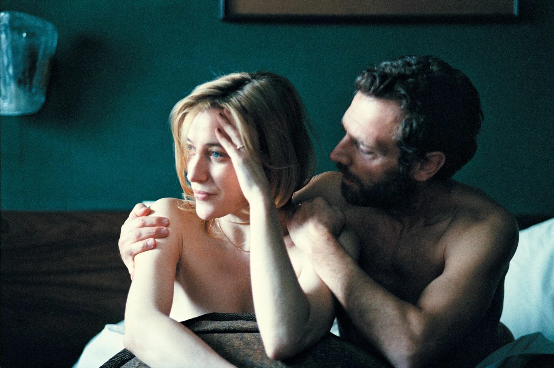 измена мужа жене. валерия бруни-тедески с дочерью. кинофильм «с 5 до 7. с 5 до 7 фильм. супружеская неверность.