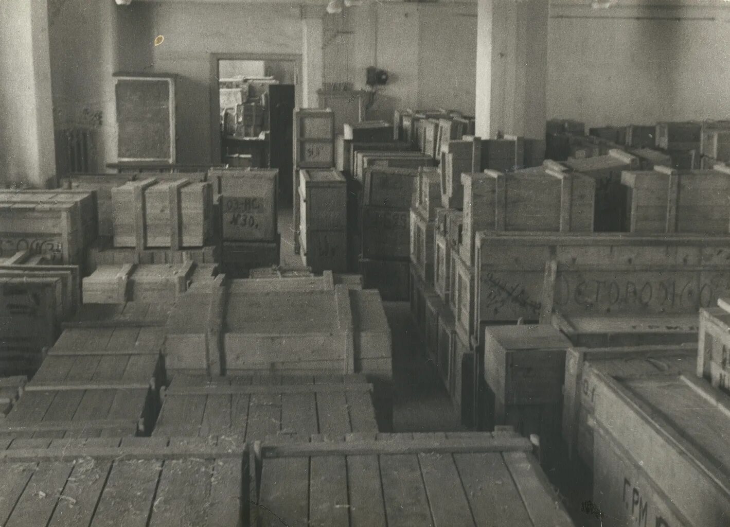 Для чего хранители эрмитажа во время эвакуации. Эвакуация эрмитажа 1941. Для чего хранители эрмитажа во время эвакуации. Эрмитаж в блокадном ленинграде. Эрмитаж в годы блокады ленинграда.