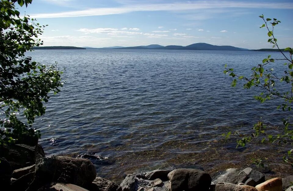 Озеро на берегу которого расположены. Озеро Имандра. Озеро Имандра Апатиты. Имандра Мурманская область. Озеро Канентъявр Мурманск.
