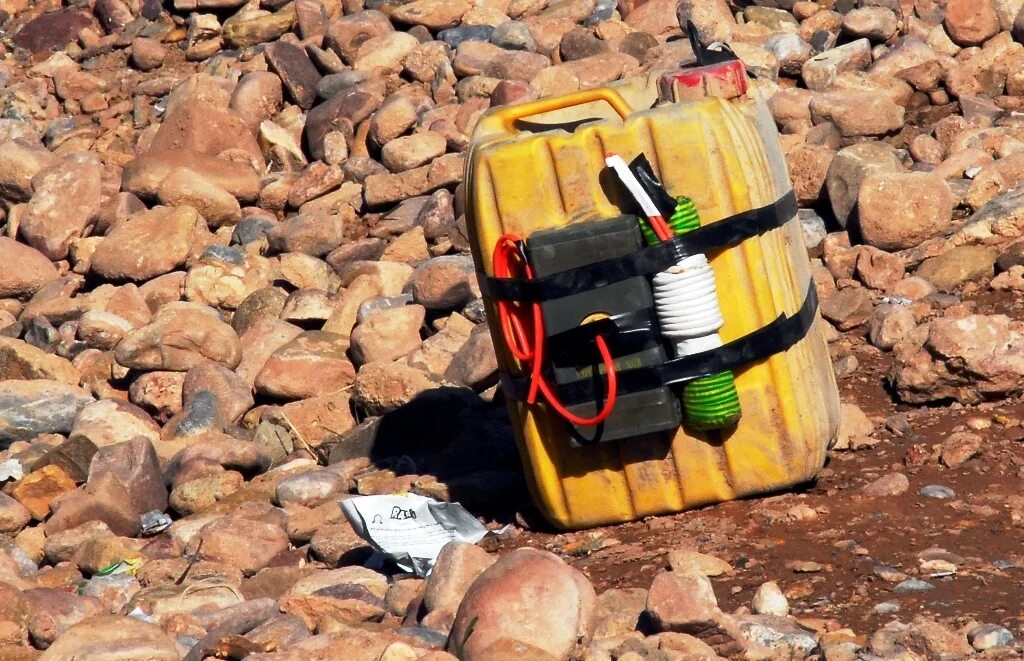 Взрывные устройства террористов. Самодельные взрывные устройства. Взрывчатка сву. Использование взрывных устройств. Самаделни взрывной устройства.