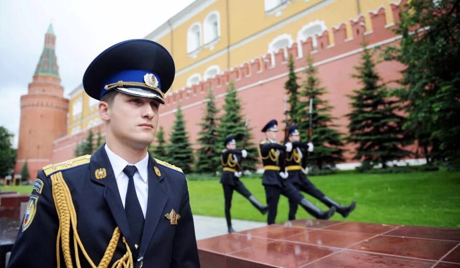 Фсо президентского полка. Форма ФСО президентский полк. Президентский полк Кремлевский полк. Форма ФСО В Кремле. Форма президентского полка ФСО.