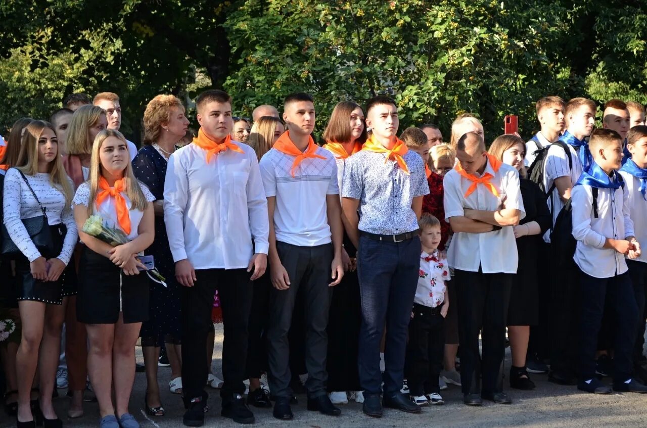 Школа номер 68 горд горловка. Горловка школа №25. Школа 17 горловка. Горловка 79 школа. Сайт школы 5 города горловки.