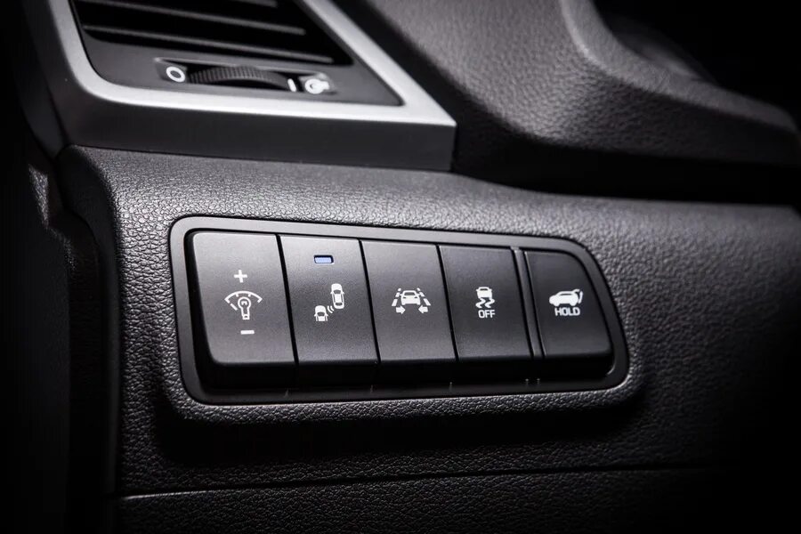 Переключаемый полный привод. Ix35 полный привод кнопка. Кнопка полного привода Хендай Туксон. Hyundai Tucson 1 полный привод кнопка. Hyundai ix35 полный привод кнопки.