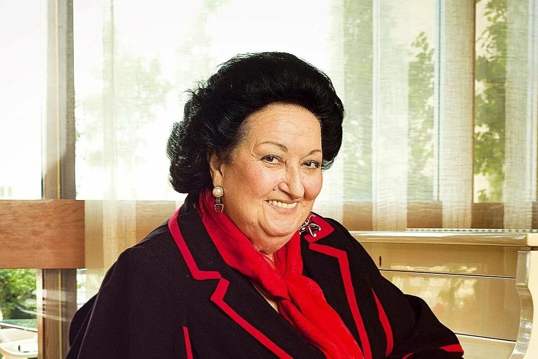 Биография монсерат кабалье. Монсеррат Кабалье. Montserrat Caballé Монтсеррат Кабалье. Монтсеррат Кабалье в молодости. Дочь Монсеррат Кабалье.