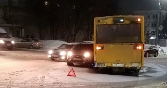 413 03 от 13.02 2023. Интересные автобусы. аварии во владимире вчера с автобусом. аварии во владимире за 13 февраля 2023. авария в твери 13 февраля с участием автобуса.