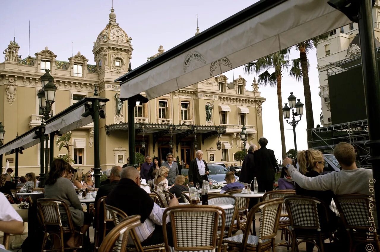 Кафе де пари Монако. Монте Карло кафе де пари. Le Cafe Paris Монако. Кафе Монте Карло Монако. Кафе де париж