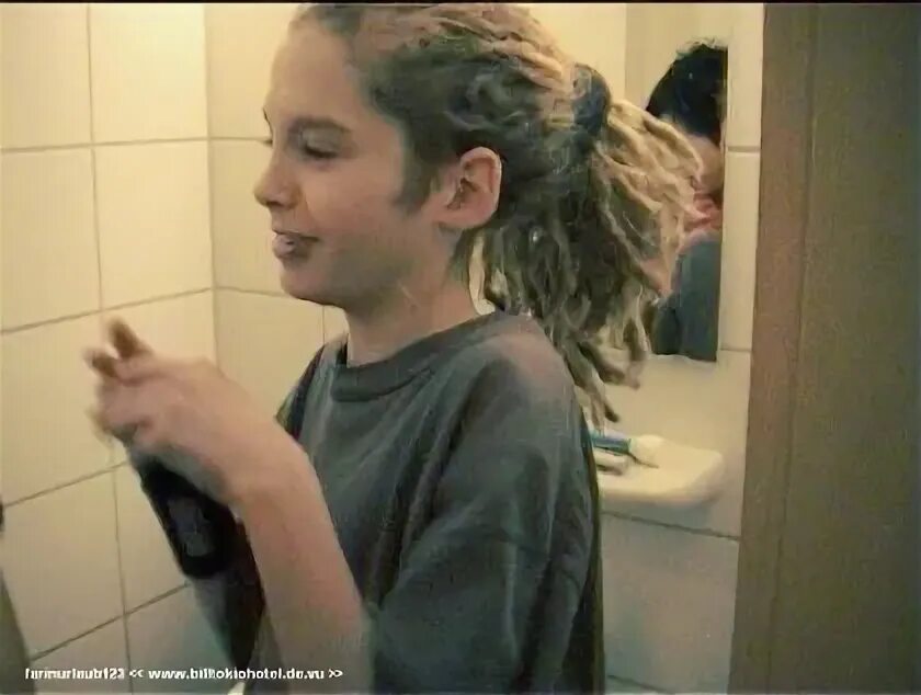 Hey baby том каулитц. Токио отель билл маленький. том каулитц с дредами. билл каулитц в детстве фото. том каулитц с дредами 2006.