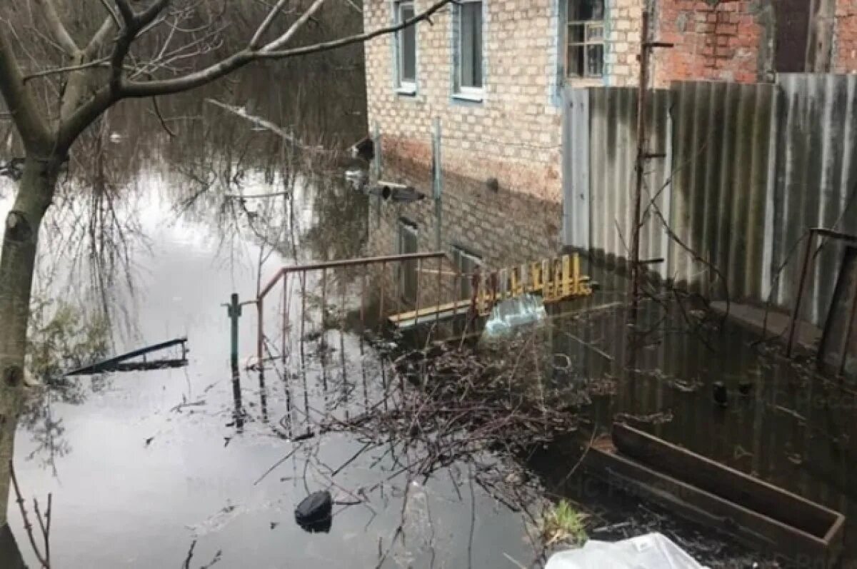 Уровень воды в болве брянск на сегодня. Наводнение в городе. Паводок. Затопление приусадебного участка. Затопленный дом.