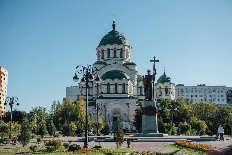 Астрахань на три дня. Собор святого владимира астрахань. памятник архитектуры храм князя владимира астрахань. храм святого владимира астрахань фото. собор святого владимира астрахань с высоты.
