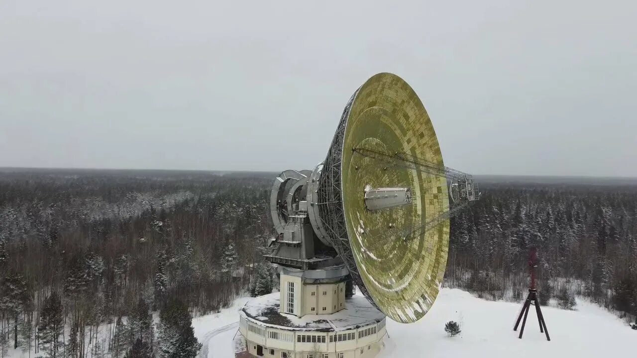 Радиотелескоп медвежьи озера. Радиотелескоп калязин. Окб мэи калязин. Медвежьи озера радиоастрономическая обсерватория. Калязин колокольня радиотелескоп.