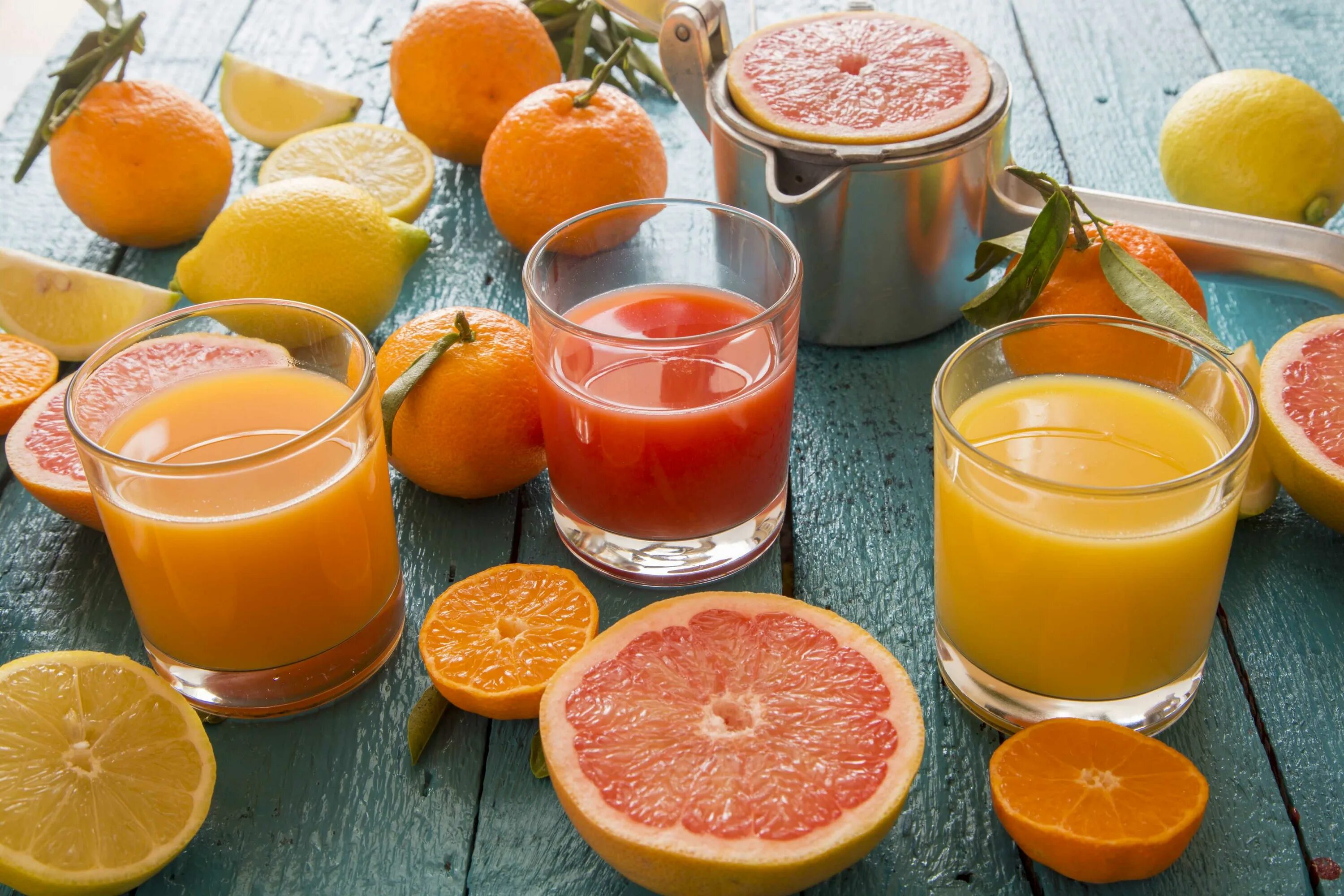 Сок о! мультифрукт. Фрукты и овощи в которых много сока. Соки времена года. Фруктовые и овощные соки. Фруктовые и овощные соки.