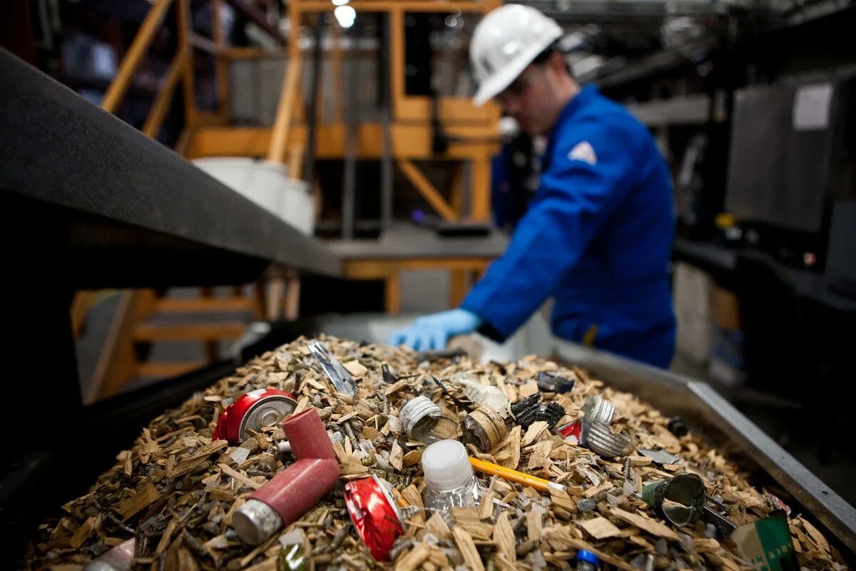 Переработка мусора. Переработка биомусора. Утилизация промышленных отходов. Утилизация мусорамусора.