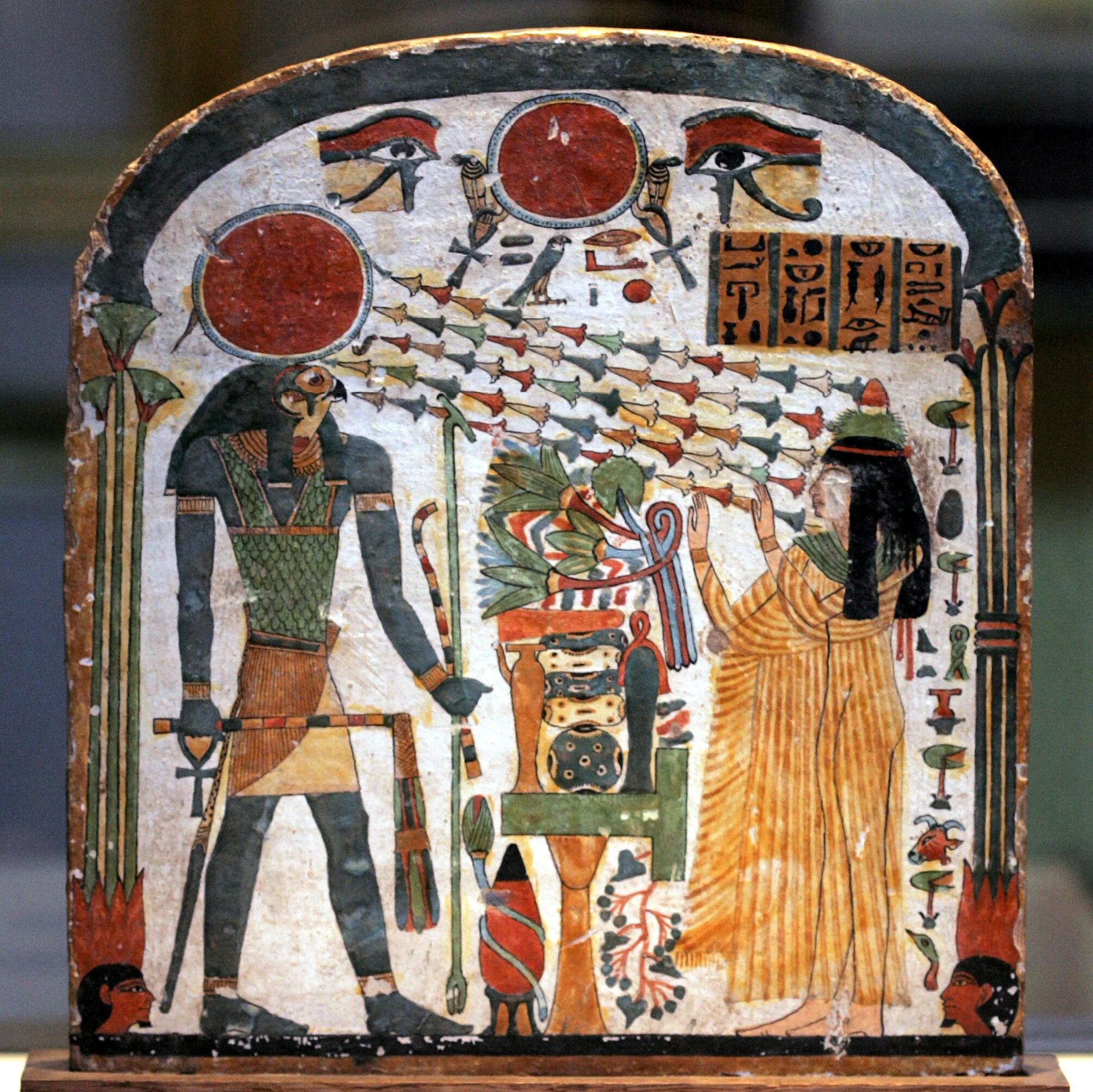 Где поклонялись богу ра. Бог ра на фресках древнего Египта. Фрески Египта с Богом ра. Исфет в древнем Египте. Искусство древнего Египта Бог ра.