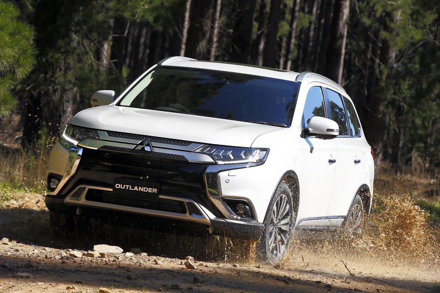 Митсубиси Аутлендер 2020. Мицубиси Аутлендер 2020г. Mitsubishi Outlander 2021. Новый Митсубиси Аутлендер 2020.