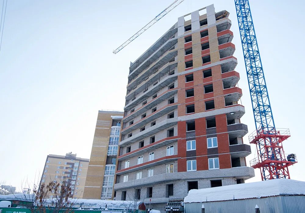 Паруса в кирове. Ленина 145/1 киров. Алые паруса киров. Жк парус киров. Спортзал в алых парусах киров.