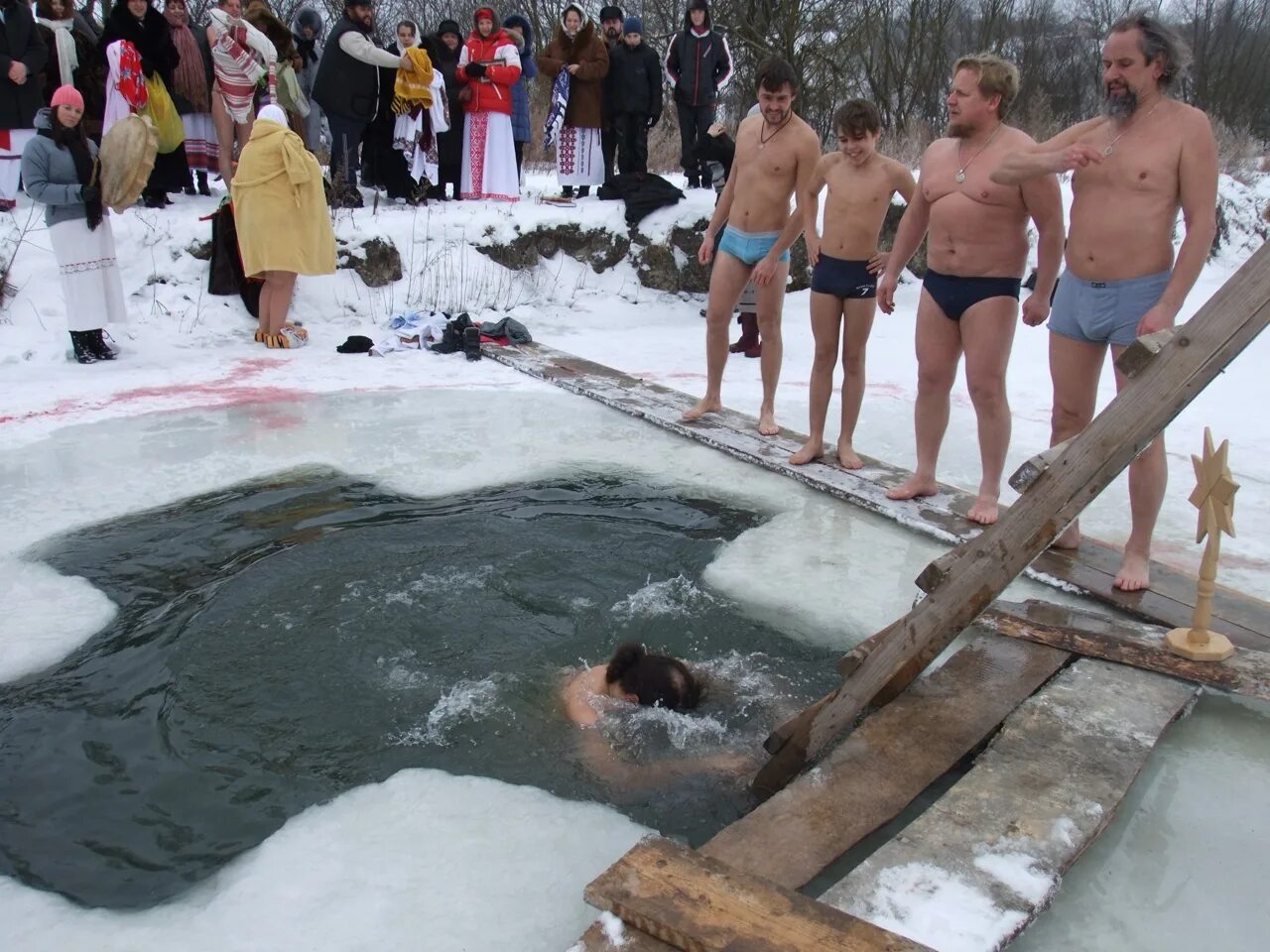 6 января праздник 2024. Водосвятие Водокрес. Славянский праздник водосвет Водокрес 19 января. Гой Водокрес. Водосвятие у древних славян.