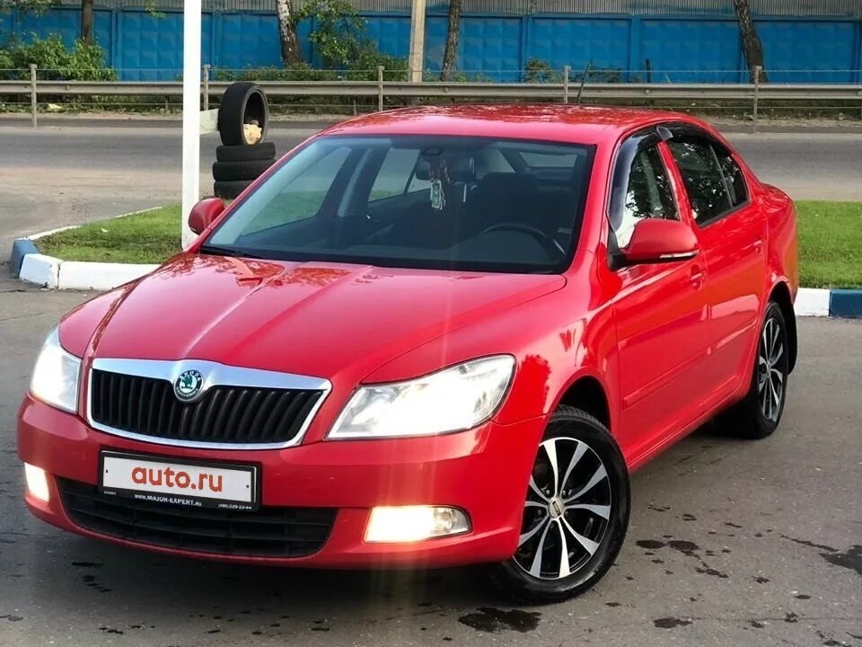 Купить октавию 2012. Skoda Octavia a5 Рестайлинг. Skoda Octavia a5 красная. Skoda Octavia a5 1.8.