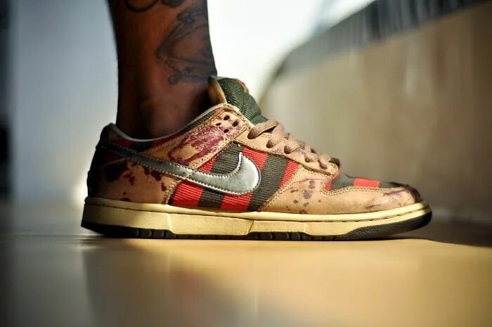 Фредди найк. Nike SB Dunk Freddy Krueger. Nike SB Dunk Freddie Kruger. Nike SB Dunk Low Freddy Krueger. Nike Dunk Freddy Krueger.