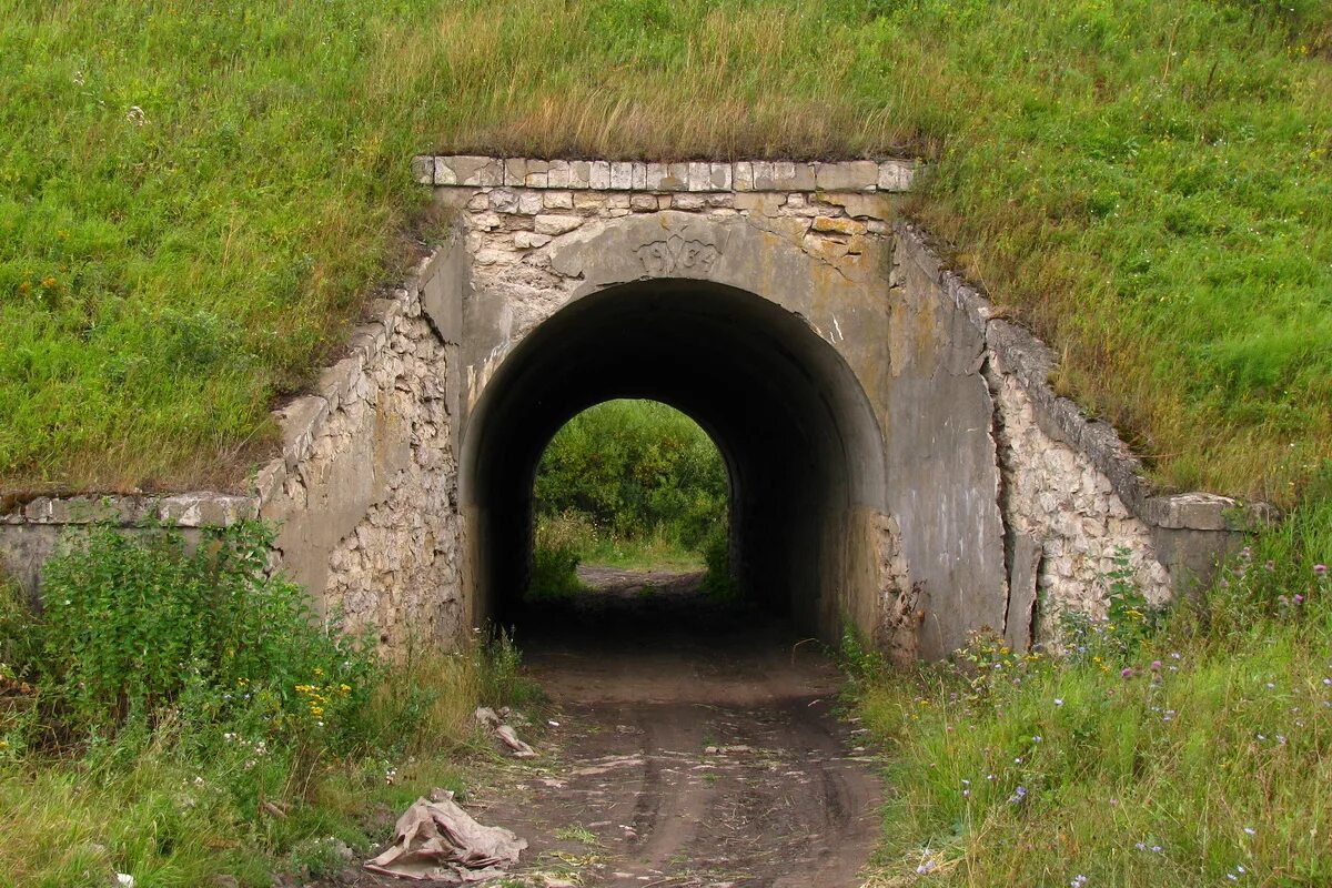 Виадук пешеходный мост. Гофрированные водопропускные трубы. Проезд под дорогой. Пермь реконструкция трамвайная. Жд станция колпино пешеходный тоннель.