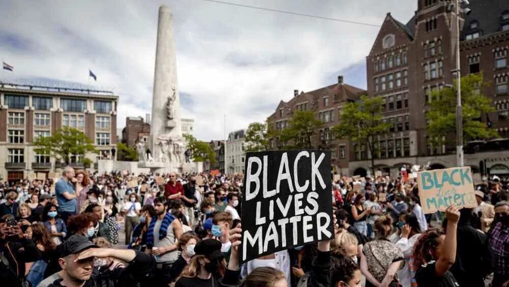 Протест значение. Протест. blm протесты. американские левые. blm в европе.