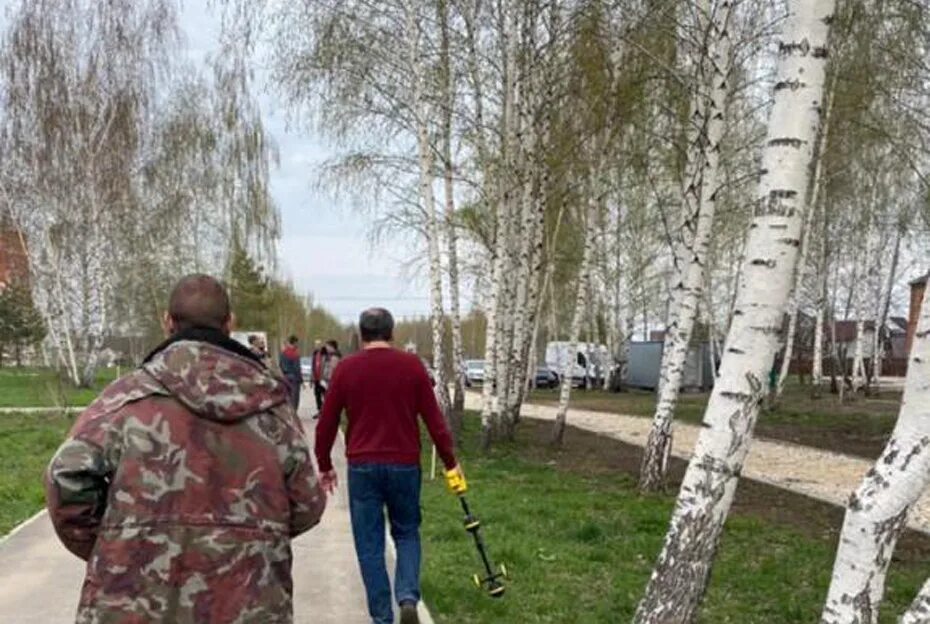 благоустройство дубовая роща вишневый сад рязань. вишнёвый сад рязань площадка. субботник в роще. новопавловская роща рязань. новопавловский парк рязань.