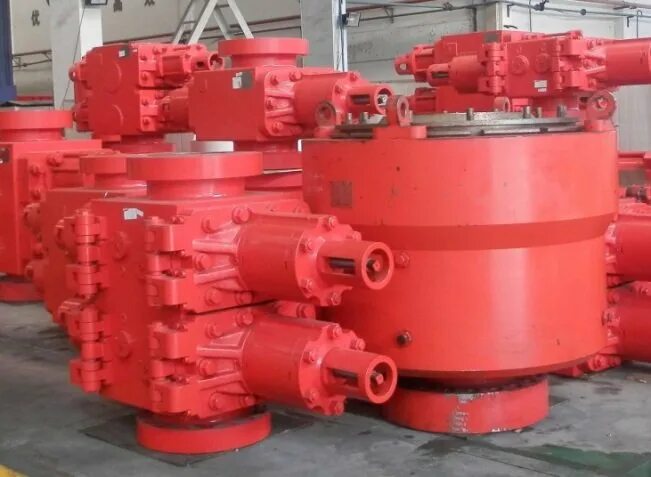 Превентор на устье скважины. Превентор гидравлический ппг2-180х35. Оборудование противовыбросовое (пво) и превенторы. Одноплашечный превентор. Превентор на устье скважины.