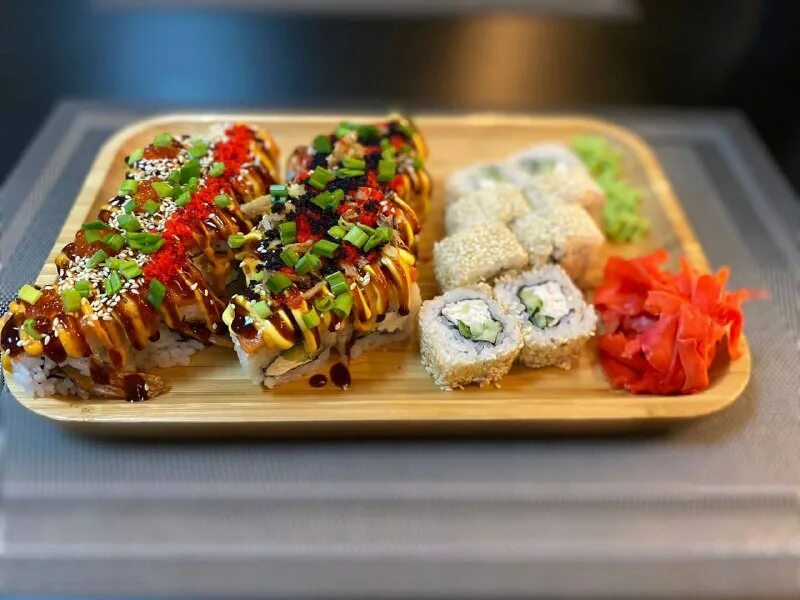 суши тай моздок. тайхаку суши. суши тай. суши тай прохладный. логотип суши бара.