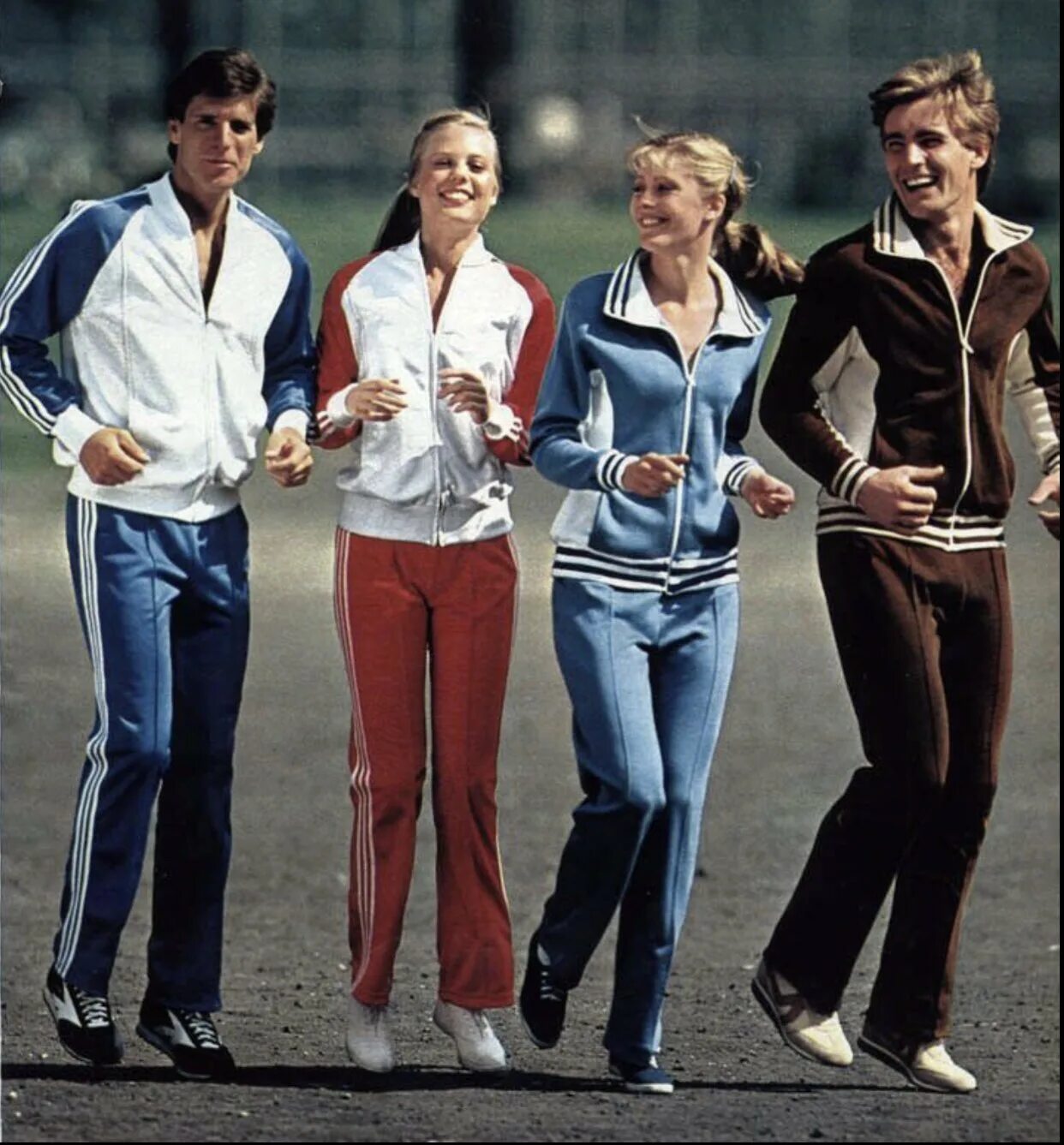 Спортивный костюм 70. Костюм адидас женский 80е. Vintage 1980s adidas Tracksuit. Мода 70х 80х 90х. 70е 80е мода мужчины.