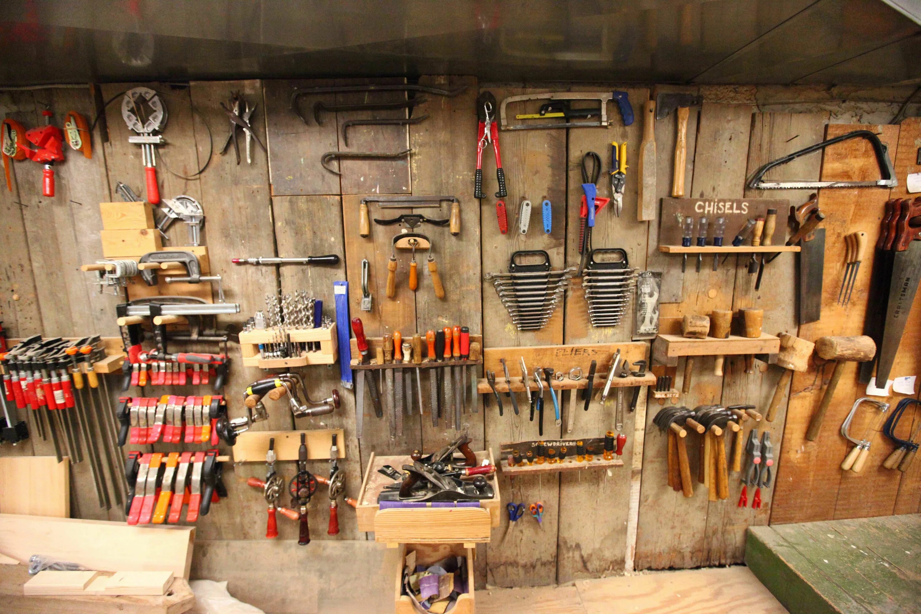 Tools shop users. Toolwall. woodworking shop. wood shop. tools shop.