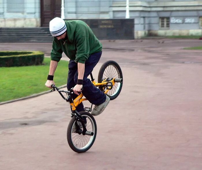 Трюки велосипедиста. BMX райдеры. Велосипед для станта. Велик для трюков.