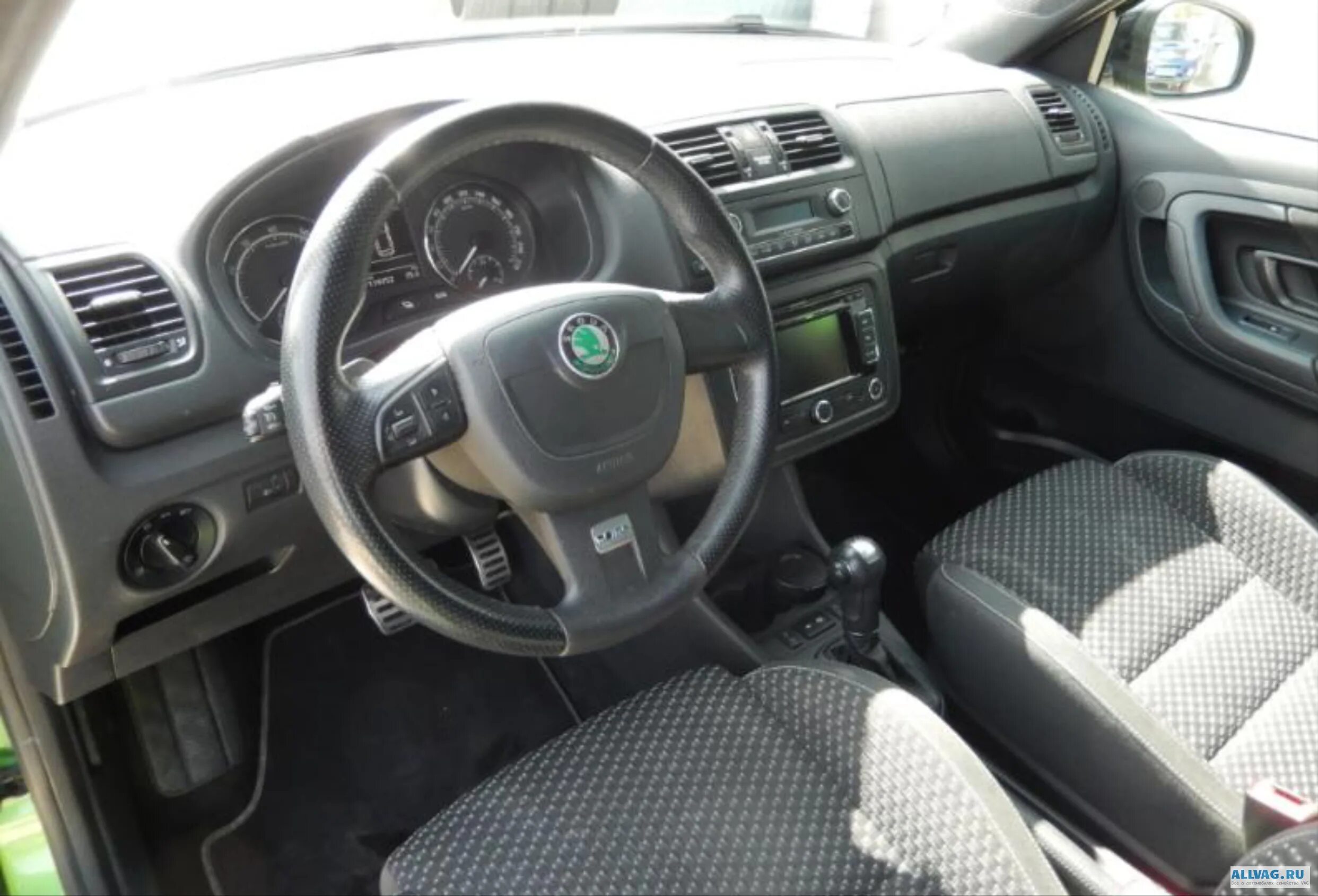 Шкода фабия в автосервисе. Шкода фабия. Шкода фабия 2 4 wd. Разобранная шкода фабия. 6.